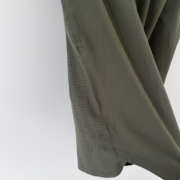 Adidas Gym Shorts ClimaLite Performance Green Athletic With Pockets Mens Medium - Picture 3 of 8